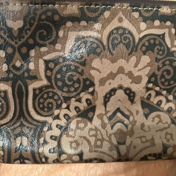 PATRICIA NASH Two piece set/ WALLET and large wristlet - Picture 10 of 13